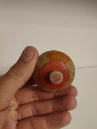 2 Peonzas de madera antiguas