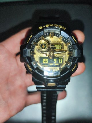 Reloj Casio G-Shock Negro y Dorado