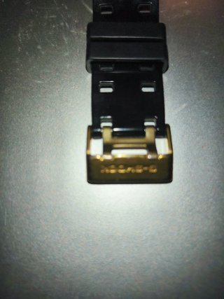 Reloj Casio G-Shock Negro y Dorado