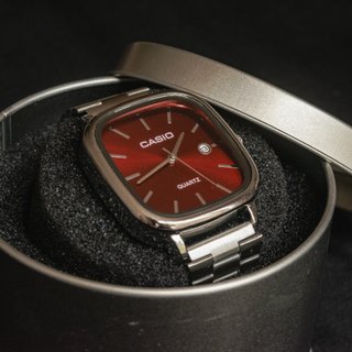 Casio LTP-E117D Reloj Rojo y Plateado