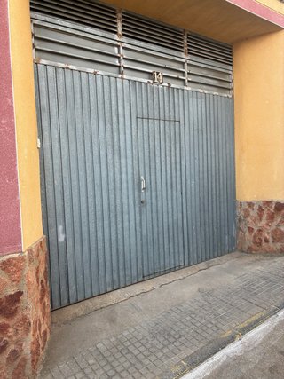 Portón metálico