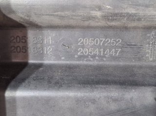 Volvo 99565 tapa bateria 20518311. 20507252 fh 13