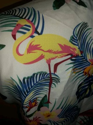 Blusa con flamencos y flores