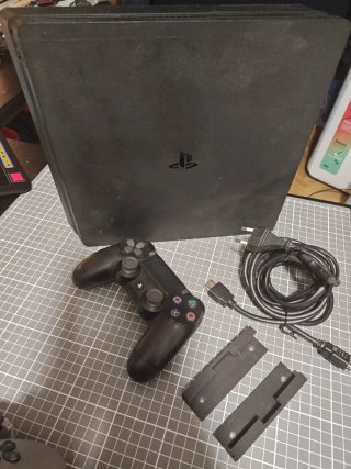PS4 Slim 500GB Negra + Mando