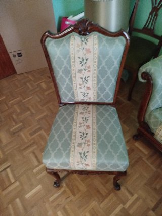 Sofá y 2 sillones de madera y tela