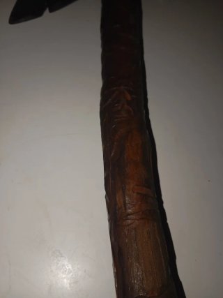 Hacha martillo techo madera antigua