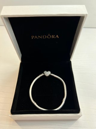 Pulsera Moments Pandora Mickey con Cierre Corazón.