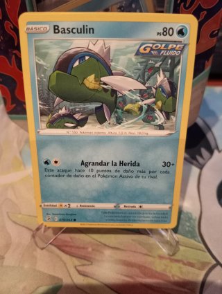 Lote 4  Basculin pokemon