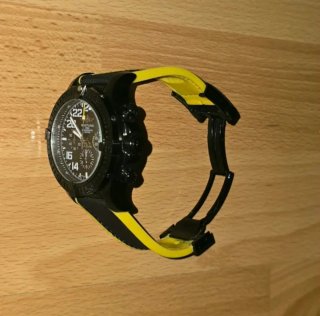 Breitling Avenger Chronograph Negro