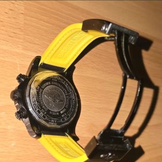 Breitling Avenger Chronograph Negro