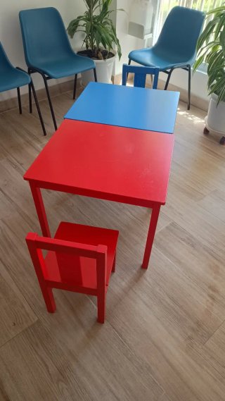 Mesa y Silla Infantil . Ikea Rojo/Azul