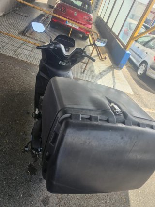 Honda PCX Negra - Menos de 1 año