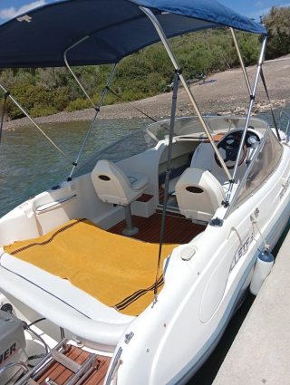 Embarcación RIO 550 Cruiser