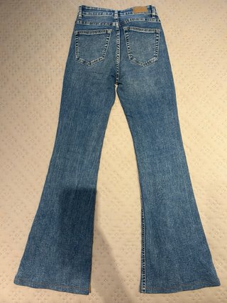 Pantalón vaquero campana Pull&Bear