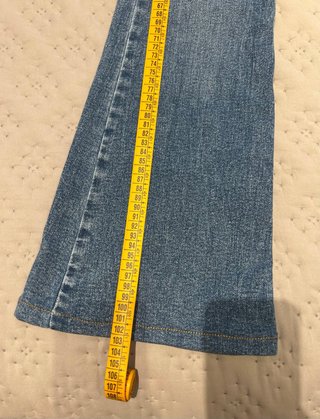 Pantalón vaquero campana Pull&Bear