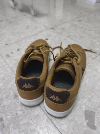 Zapatillas Kappa Marrones y Blancas