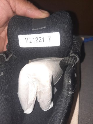 Zapatillas Louis Vuitton Negras y Blancas