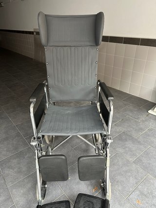 Silla de ruedas reclinable