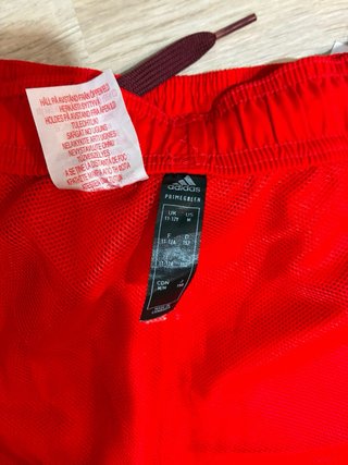 Pantalón corto niño Adidas rojo