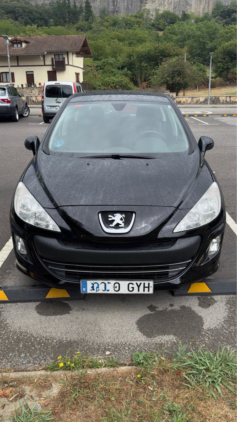 Peugeot 308 2011 - foto 1