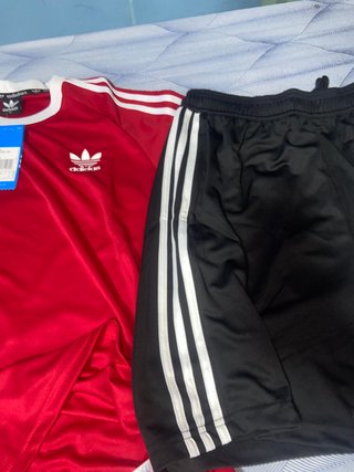 Completo Adidas T-shirt e Pantaloncini Rossi Neri