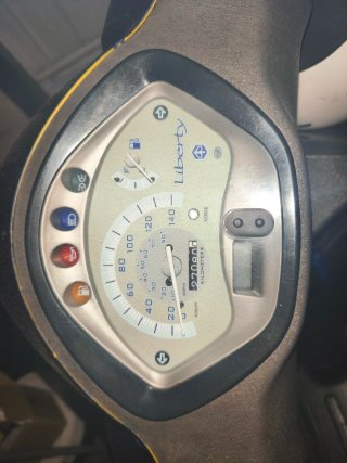 Piaggio Liberty 125cc Scooter Negra/Plata