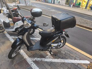 Piaggio Liberty 125cc Scooter Negra/Plata