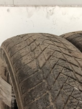 NEUMATICO 17570R1488T