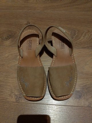 Abarcas Castell Beige Talla 36