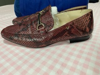Mocasines Martinelli Piel Mujer. Burdeos-negro