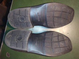 Scarpe eleganti nere da lucidare