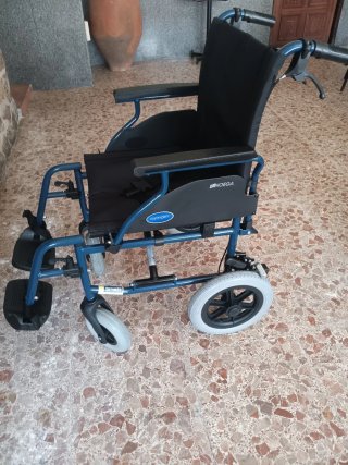 Silla de ruedas nueva