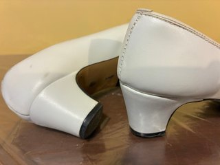 Zapatos Flamenco Blancos