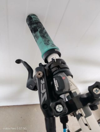 Bicicleta GT Doble Suspensión