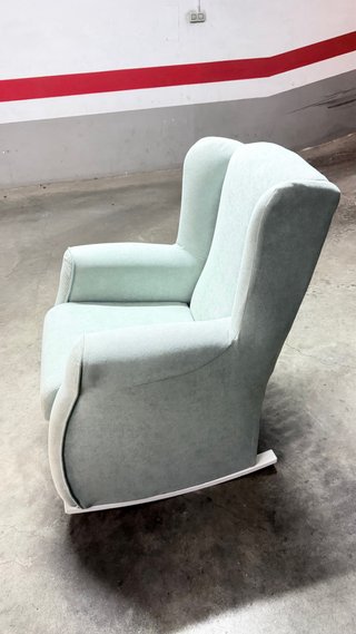 Sillón orejero mecedora lactancia