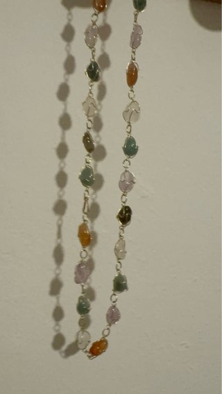 Collar de piedras naturales