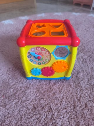 Cubo de actividades infantil