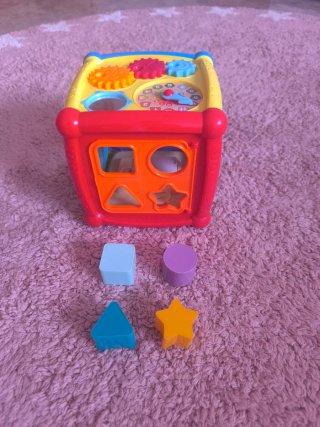 Cubo de actividades infantil