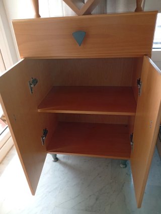 Zapatero con espejo de madera