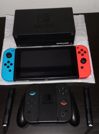 Nintendo Switch + 4 Joy-Cons + Tarjeta 256G