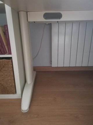 Scrivania e cassettiera da ufficio L in legno ovale