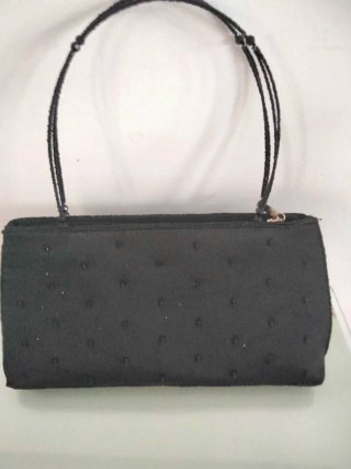 Bolso de fiesta negro con pedrería