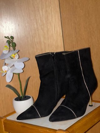 Botines tacón negros y dorados