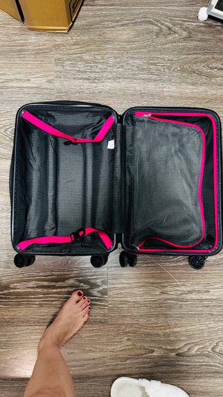Maleta de cabina rosa con diseño de hojas