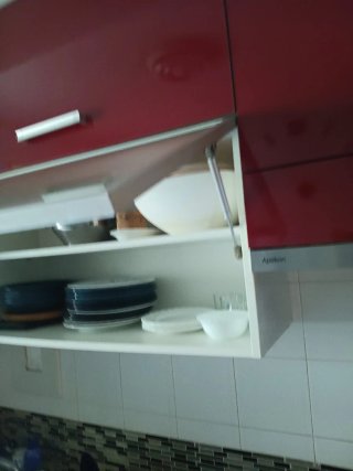 Puerta vitrina cocina cristal y metal