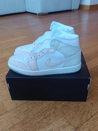 Air Jordan 1 Mid SE Talla 42.5