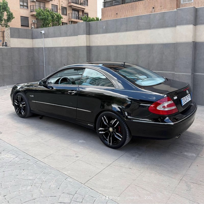 Mercedes-Benz  CLK 2003 - foto 1
