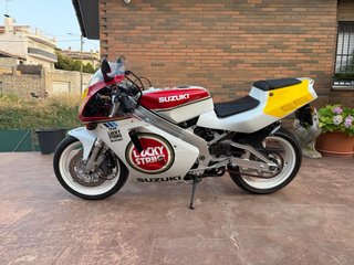 Suzuki RGV 250 Lucky Strike