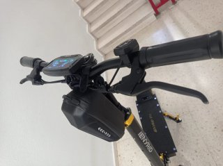 Se vende patinete eléctrico ENIYRID ES1.