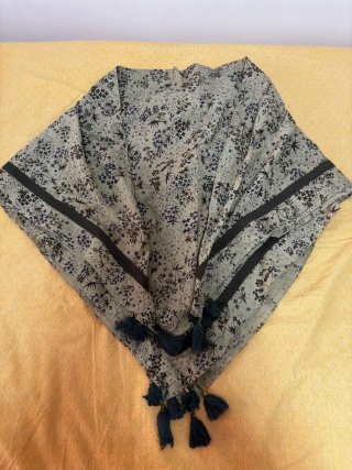 Pañuelo Dayaday con borlas